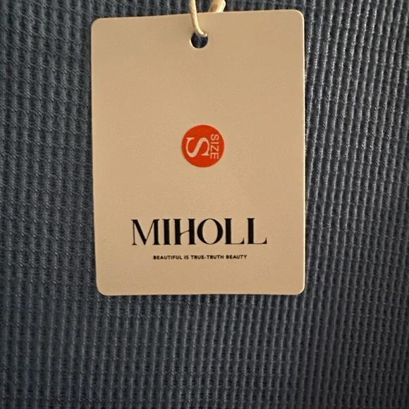 Chic Blue Lace Sleeve Blouse - Picture 2 of 4